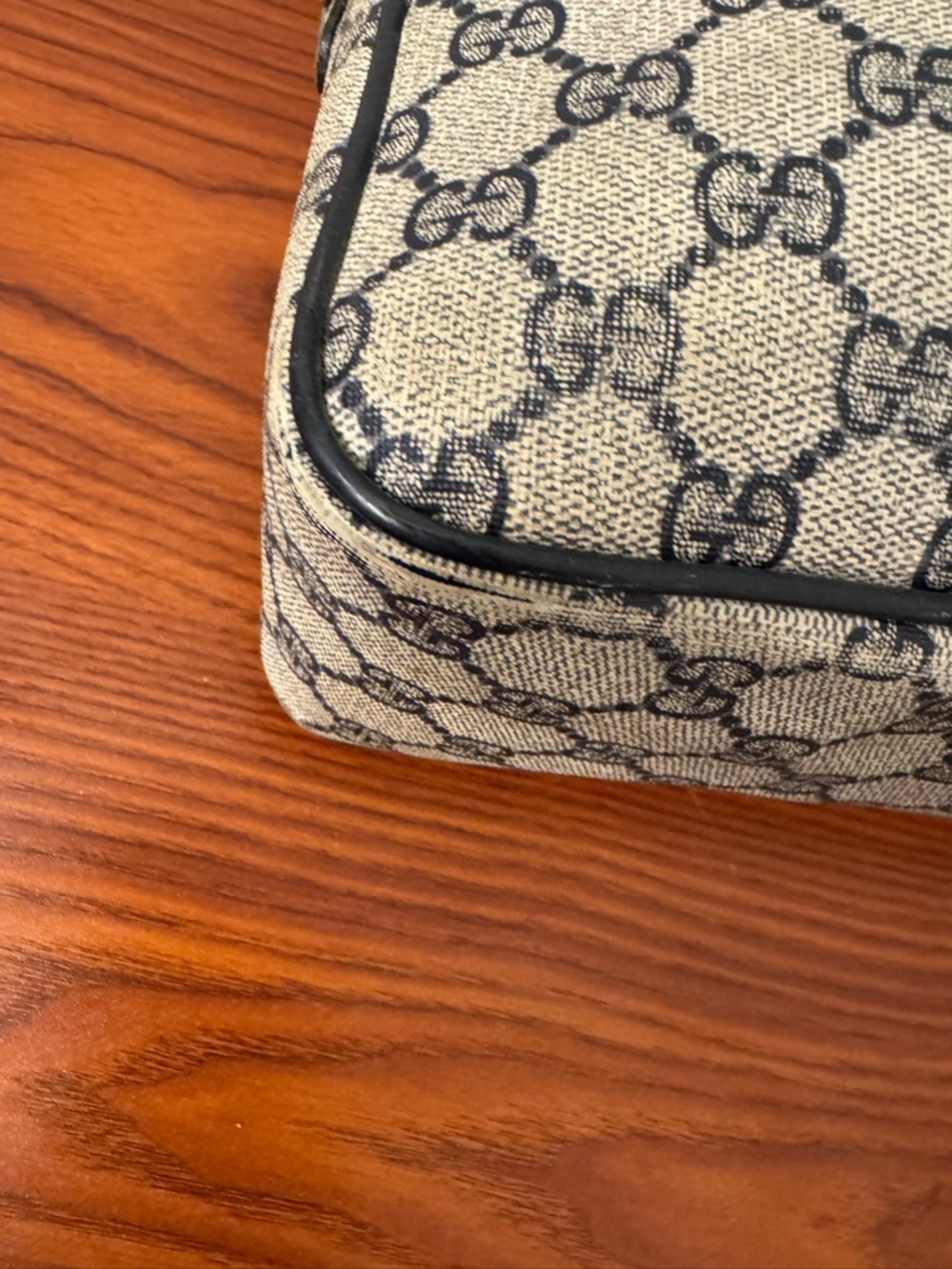 Gucci Navy/Red Web GG Canvas Shoulder Bag - Picture 3 of 11